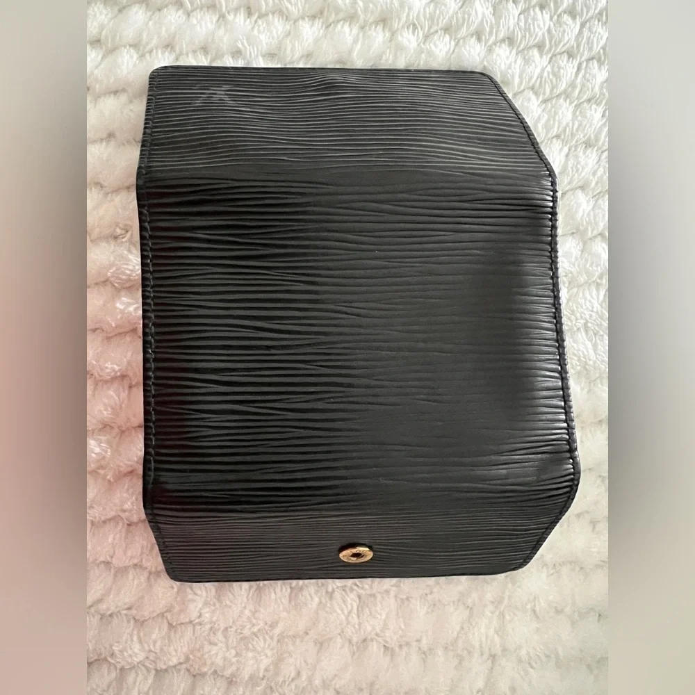 LOUIS VUITTON Epi Noir Multicles 6 key case leather Black solid color Unisex
